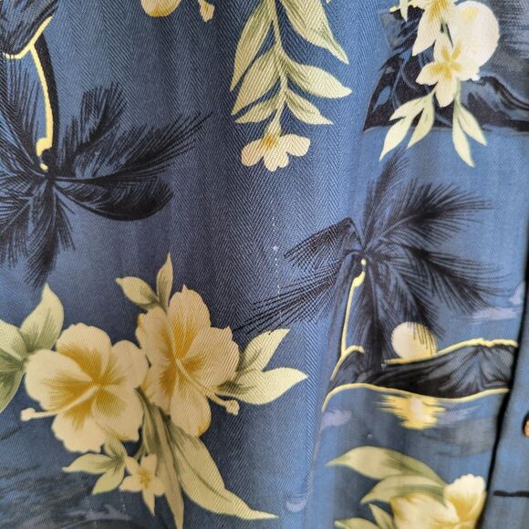 TOMMY BAHAMA Blue Floral Silk Hawaiian Print Button Down Shirt Size L Hibiscus - Picture 5 of 10